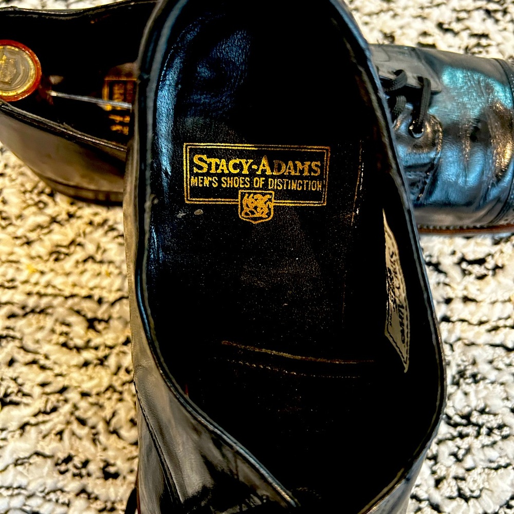 Old school Black Stacy Adams dress shoes. Size: 11 1/2 VG condition!
